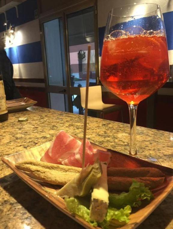 Antica Campione Rooms & Hostel Campione del Garda Ngoại thất bức ảnh